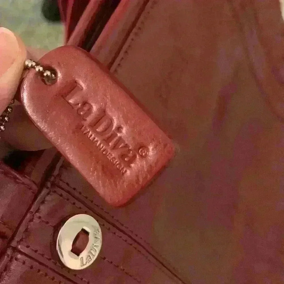 La Diva Burgundy  Purse - Picture 9 of 11